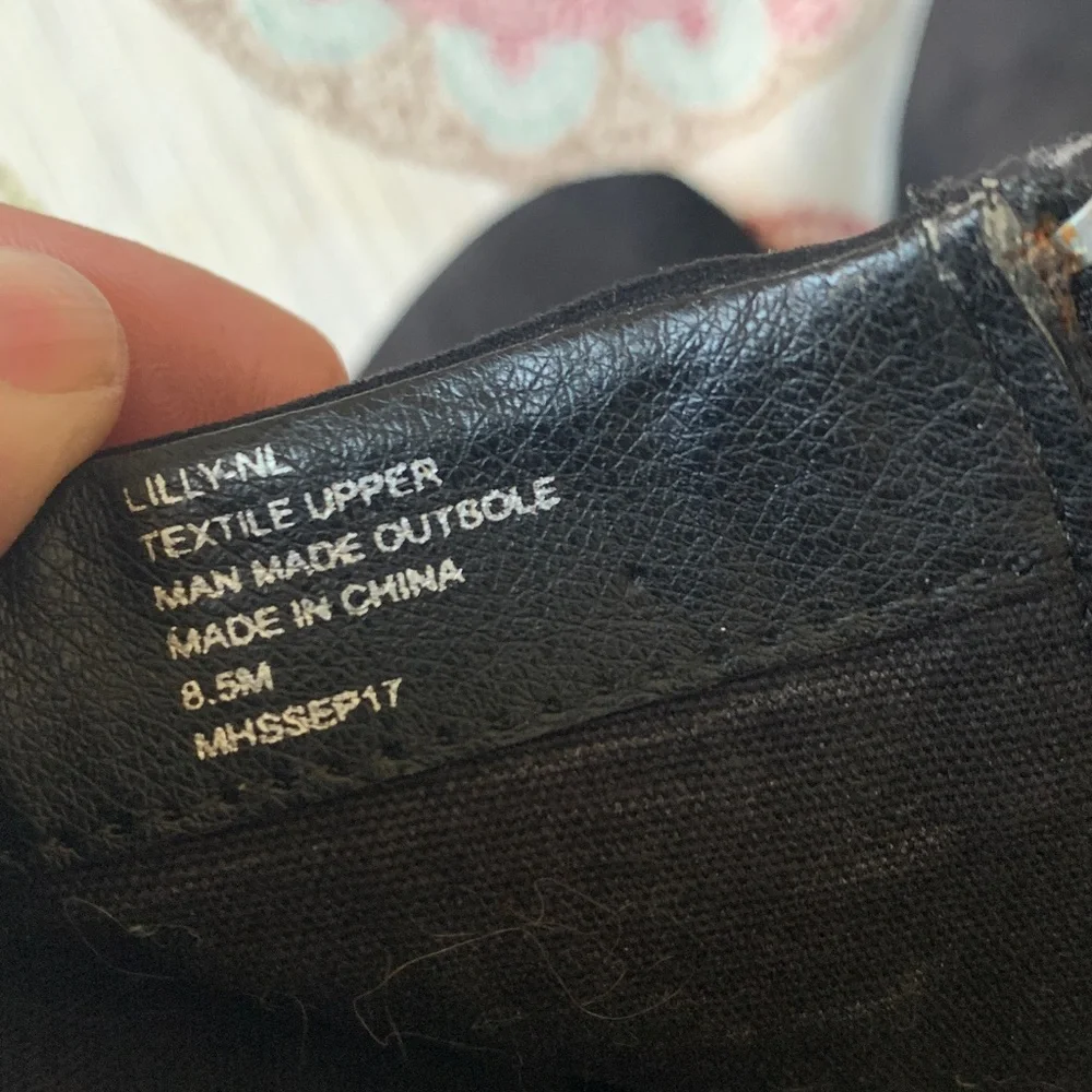 Nanette Lepore Lilly Faux Suede Booties w/Embroidered Flowers & Butterflies 8.5 - Picture 10 of 12